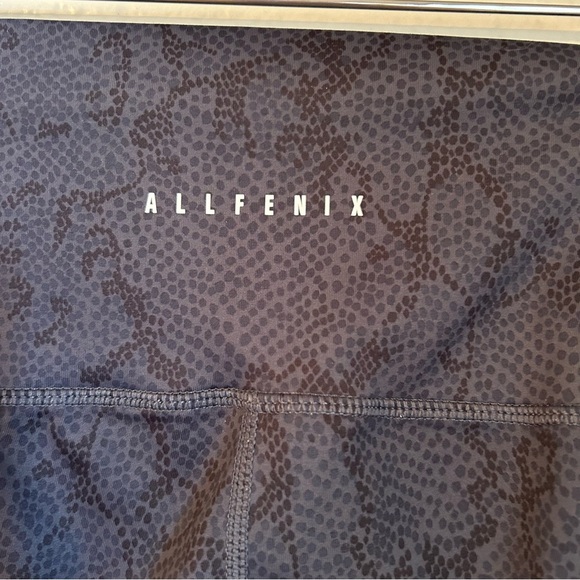 All Fenix Women’s Python Charcoal Swifty High Waist 7/8 Leggings, Size X-Small - Picture 6 of 8